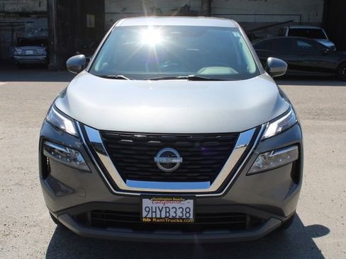Used 2023 Nissan Rogue SV FWD image 2
