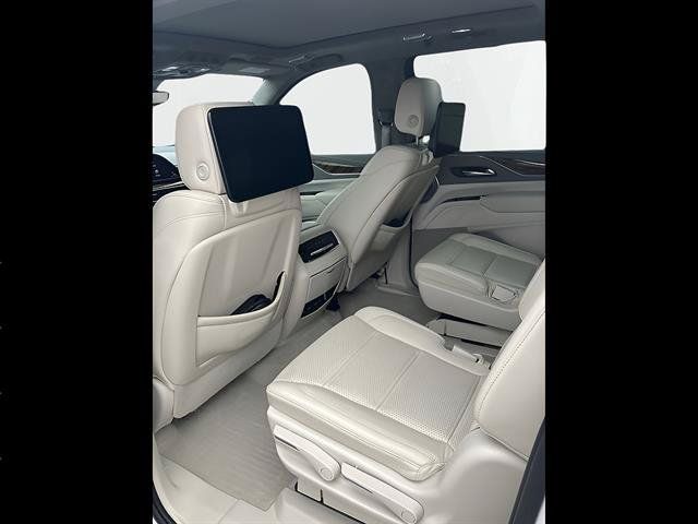 Certified 2024 Cadillac Escalade ESV Sport Platinum w/ Heavy-Duty Trailer Package AWD/4WD image 9