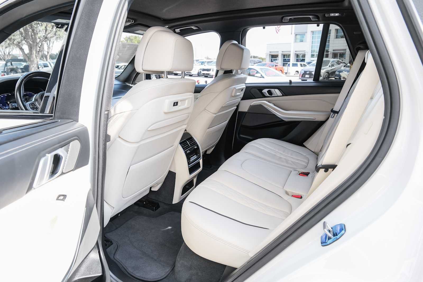 Used 2019 BMW X5 xDrive40i w/ M Sport Package AWD/4WD image 31
