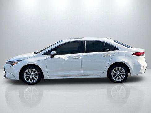 Used 2023 Toyota Corolla XLE FWD image 4