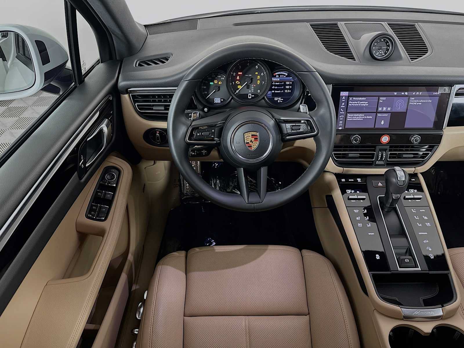 Certified 2026 Porsche Macan AWD/4WD image 24