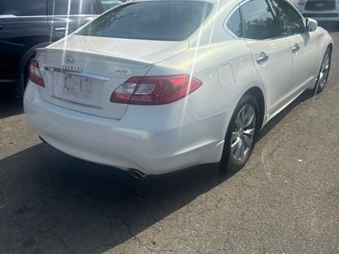 Used 2011 INFINITI M37 w/ Premium Pkg RWD image 6