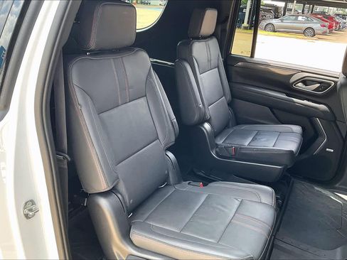 Used 2022 Chevrolet Suburban RST w/ Luxury Package image 19