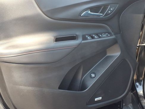 Used 2022 Chevrolet Equinox RS w/ RS Leather Package FWD image 13