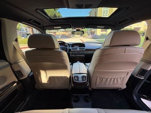 Used 2007 BMW 750i RWD image 46
