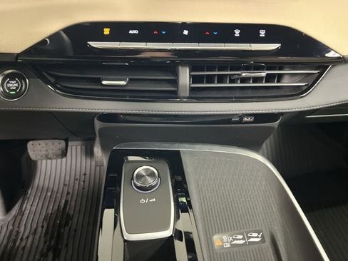 Certified 2026 Buick Enclave Preferred w/ LPO, Floor Liner Package image 18