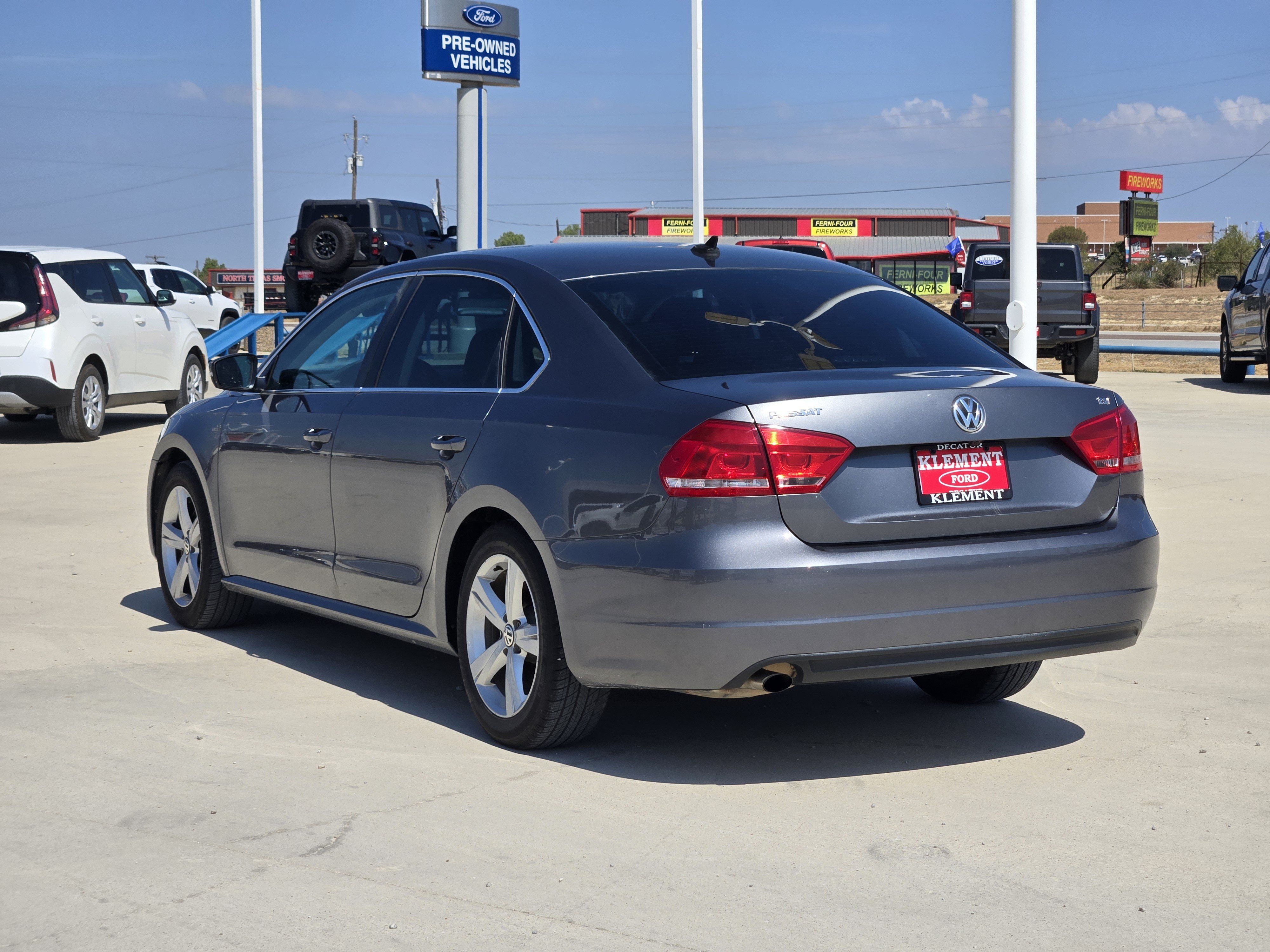 Used 2015 Volkswagen Passat 1.8T Limited Edition FWD image 5