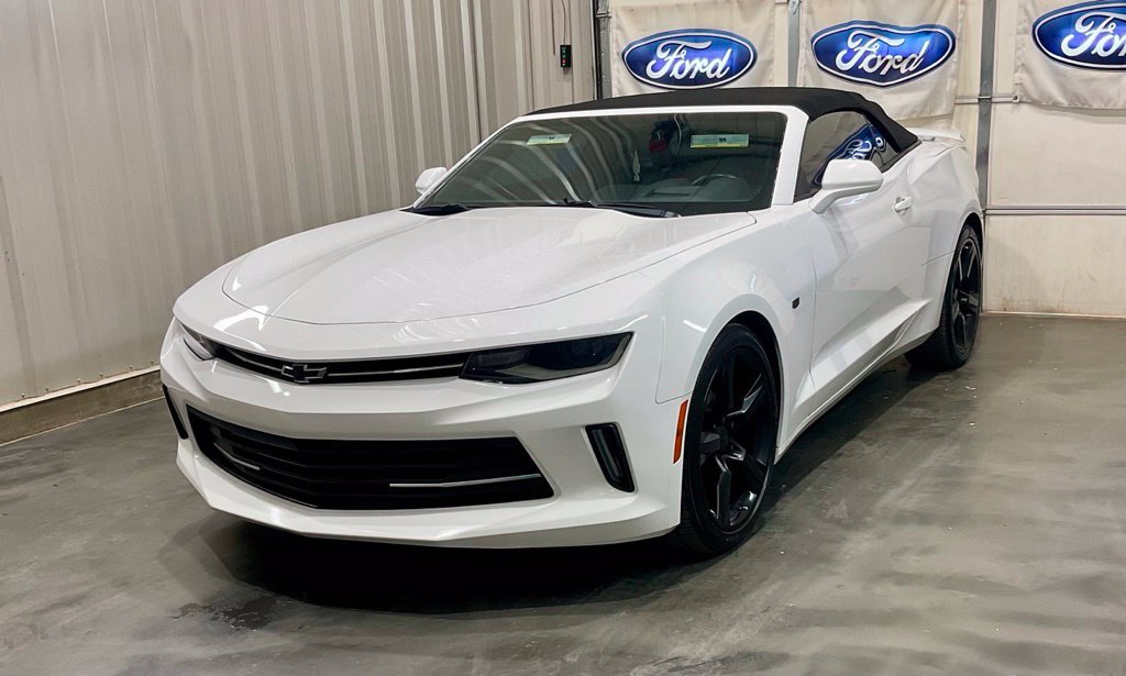 Used 2017 Chevrolet Camaro LT RWD image 3
