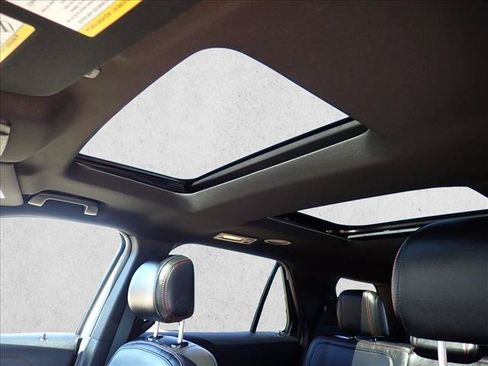 Used 2017 Ford Explorer Sport AWD/4WD image 16