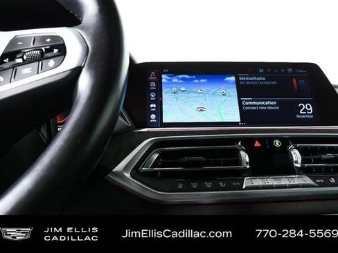 Used 2022 BMW X7 M50i image 14