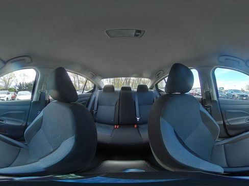 Used 2025 Nissan Versa SV FWD image 38
