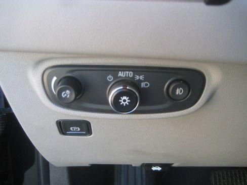 Used 2020 GMC Terrain SLT w/ Preferred Package image 17