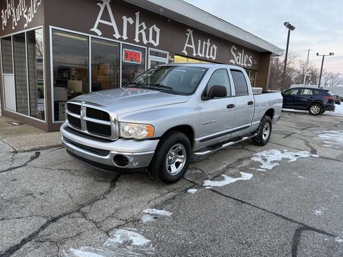 Used 2004 Dodge Ram 1500 Truck ST w/ ST Value Group image 2