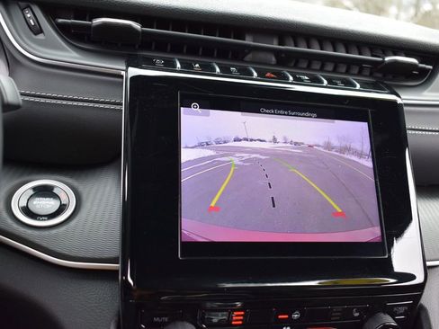 Used 2024 Jeep Grand Cherokee L Altitude image 24