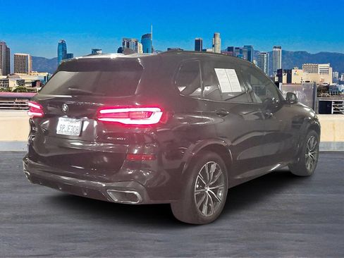 Used 2022 BMW X5 xDrive40i w/ M Sport Package AWD/4WD image 4