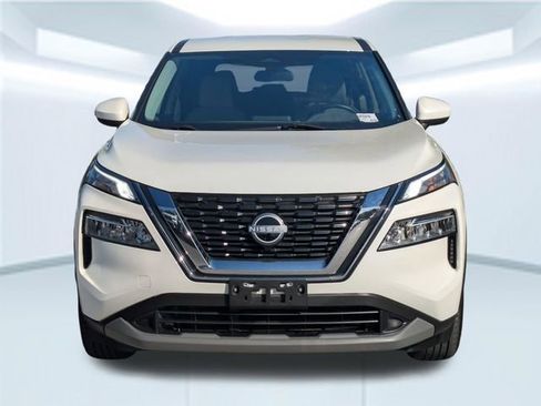 Certified 2023 Nissan Rogue SV FWD image 10
