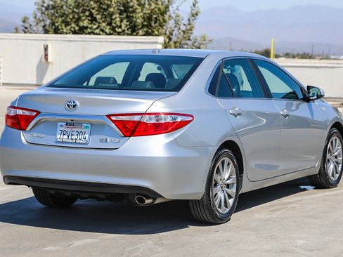 Used 2016 Toyota Camry XLE FWD image 5