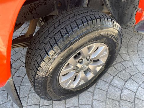 Used 2016 Toyota Tacoma SR5 image 29