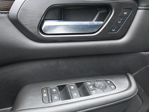 New 2026 Nissan Armada SL w/ Captain's Chari Seat Package image 22