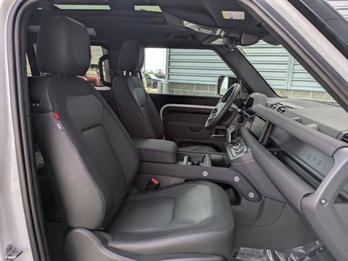 Certified 2023 Land Rover Defender 90 X-Dynamic SE image 27