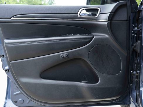 Used 2020 Jeep Grand Cherokee Limited X image 34