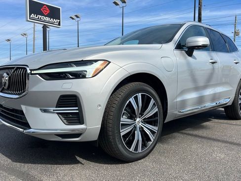 Used 2022 Volvo XC60 T8 Inscription w/ Advanced Package image 14