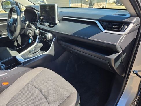 Used 2025 Toyota RAV4 LE image 31