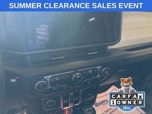 Used 2024 Jeep Wrangler Unlimited AWD/4WD image 9