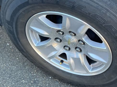 Used 2018 Chevrolet Silverado 1500 LT w/ All Star Edition image 17