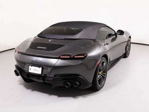 Used 2025 Ferrari Roma Spider image 15