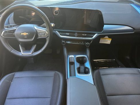 Used 2024 Chevrolet Equinox EV LT FWD image 16