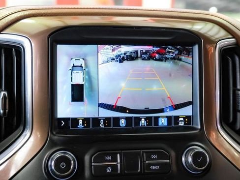 Used 2020 Chevrolet Silverado 3500 High Country image 23