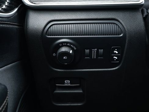 Used 2022 Jeep Wagoneer Series III AWD/4WD image 15