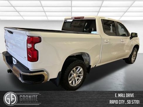 Used 2024 Chevrolet Silverado 1500 LT w/ Z71 Off-Road Package AWD/4WD image 5