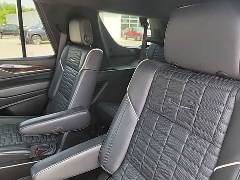 Used 2021 Cadillac Escalade Sport Platinum w/ LPO, ONYX Package image 15