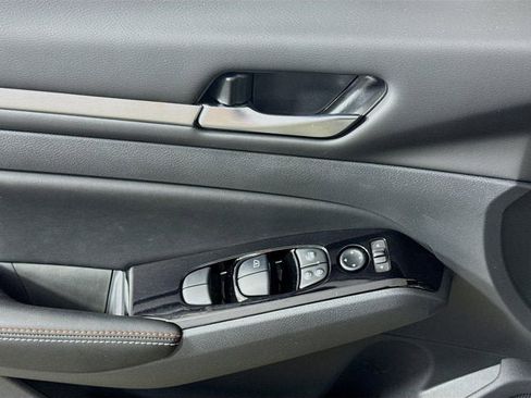 New 2025 Nissan Altima 2.5 SR w/ SR Premium Package image 15