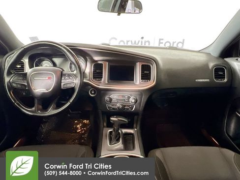 Used 2020 Dodge Charger SXT RWD image 7