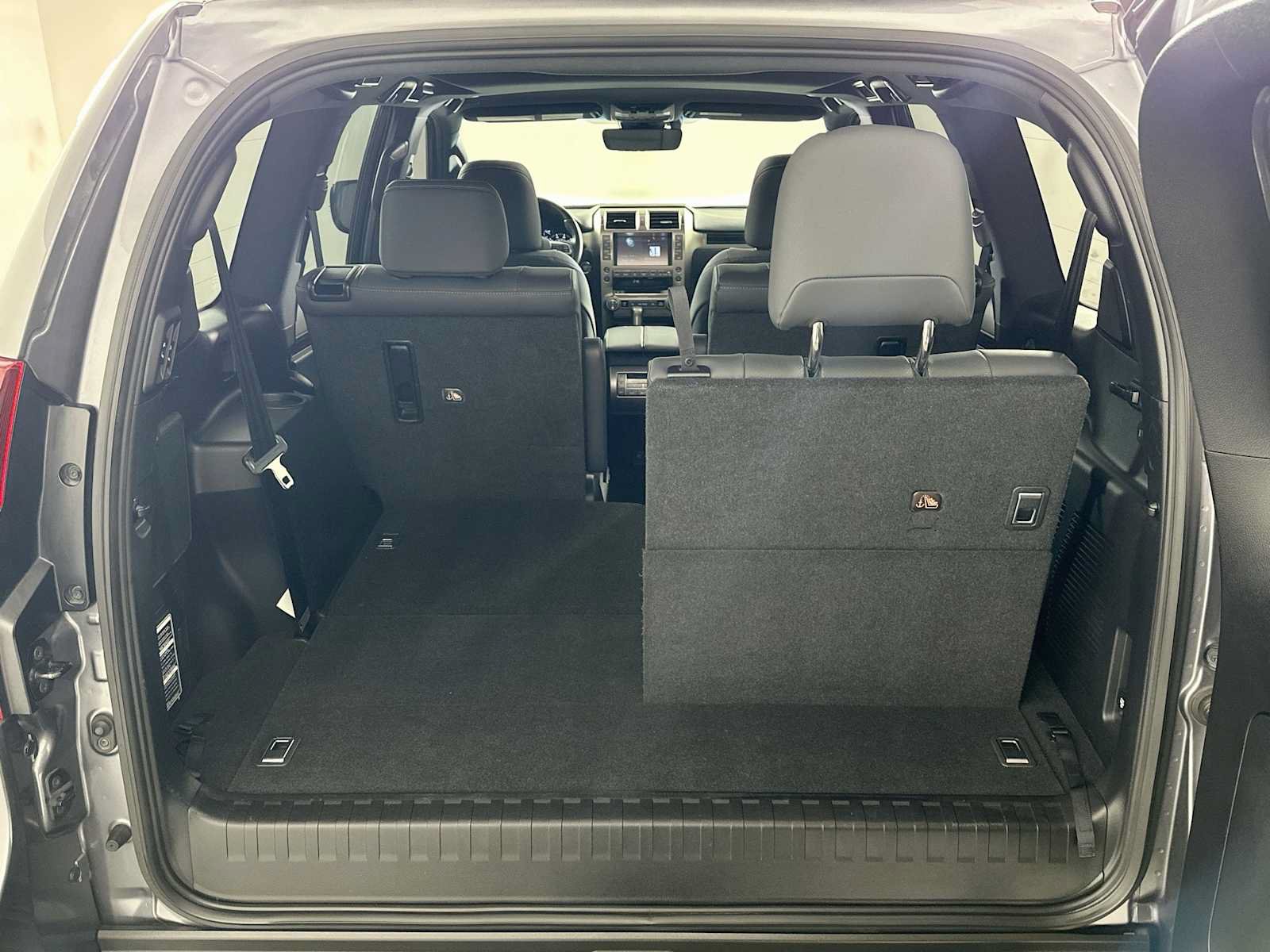 Used 2021 Lexus GX 460 Premium w/ Accessory Package AWD/4WD image 25