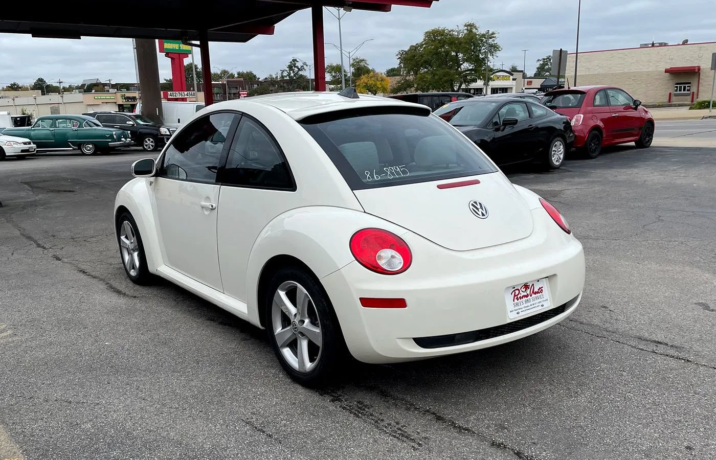 Used 2008 Volkswagen Beetle SE FWD image 4