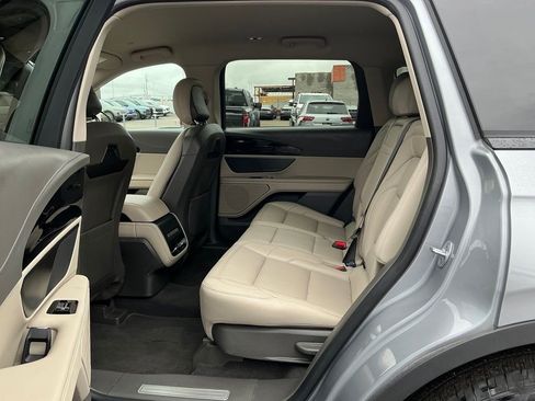 Certified 2025 Lincoln Nautilus Premier image 30