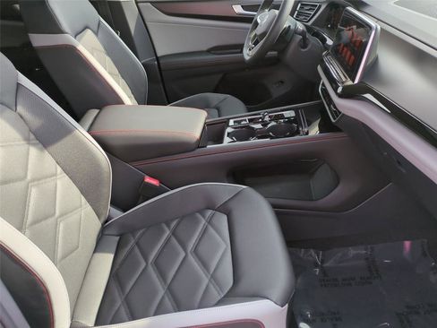 New 2026 Volkswagen Atlas Peak Edition AWD/4WD image 21