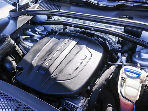 Used 2017 Porsche Macan image 28