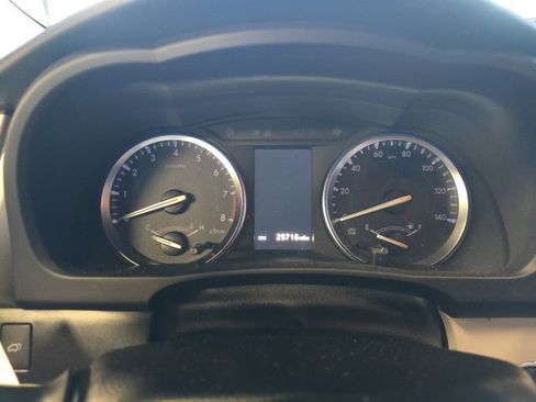 Used 2019 Toyota Highlander XLE image 9