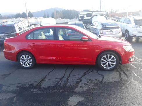 Used 2012 Volkswagen Jetta SE image 4