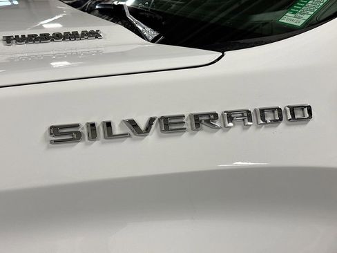 Used 2024 Chevrolet Silverado 1500 LT image 11