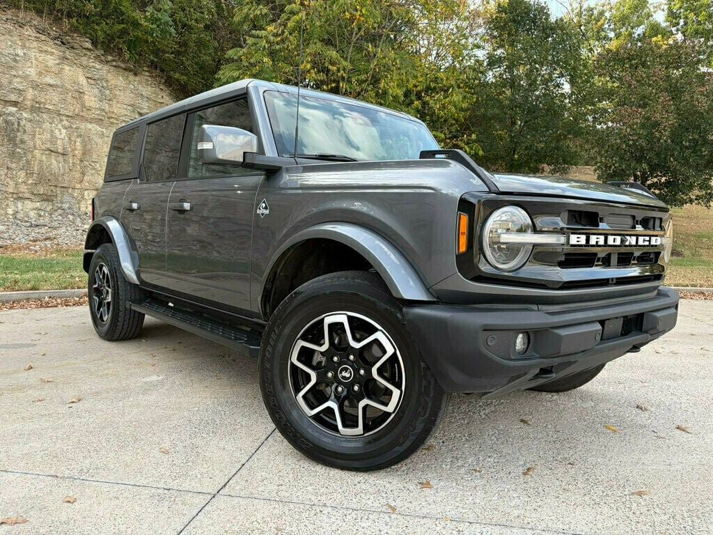 Used 2022 Ford Bronco Outer Banks AWD/4WD image 1