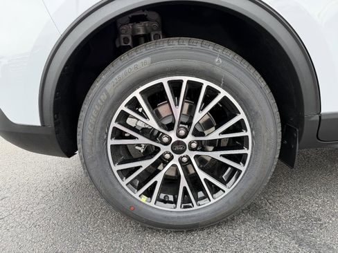 New 2025 Ford Escape SE w/ PHEV Premium Package image 7