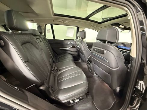 Used 2025 BMW X7 xDrive40i AWD/4WD image 19