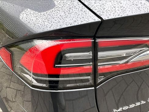 Used 2018 Tesla Model X 75D image 30