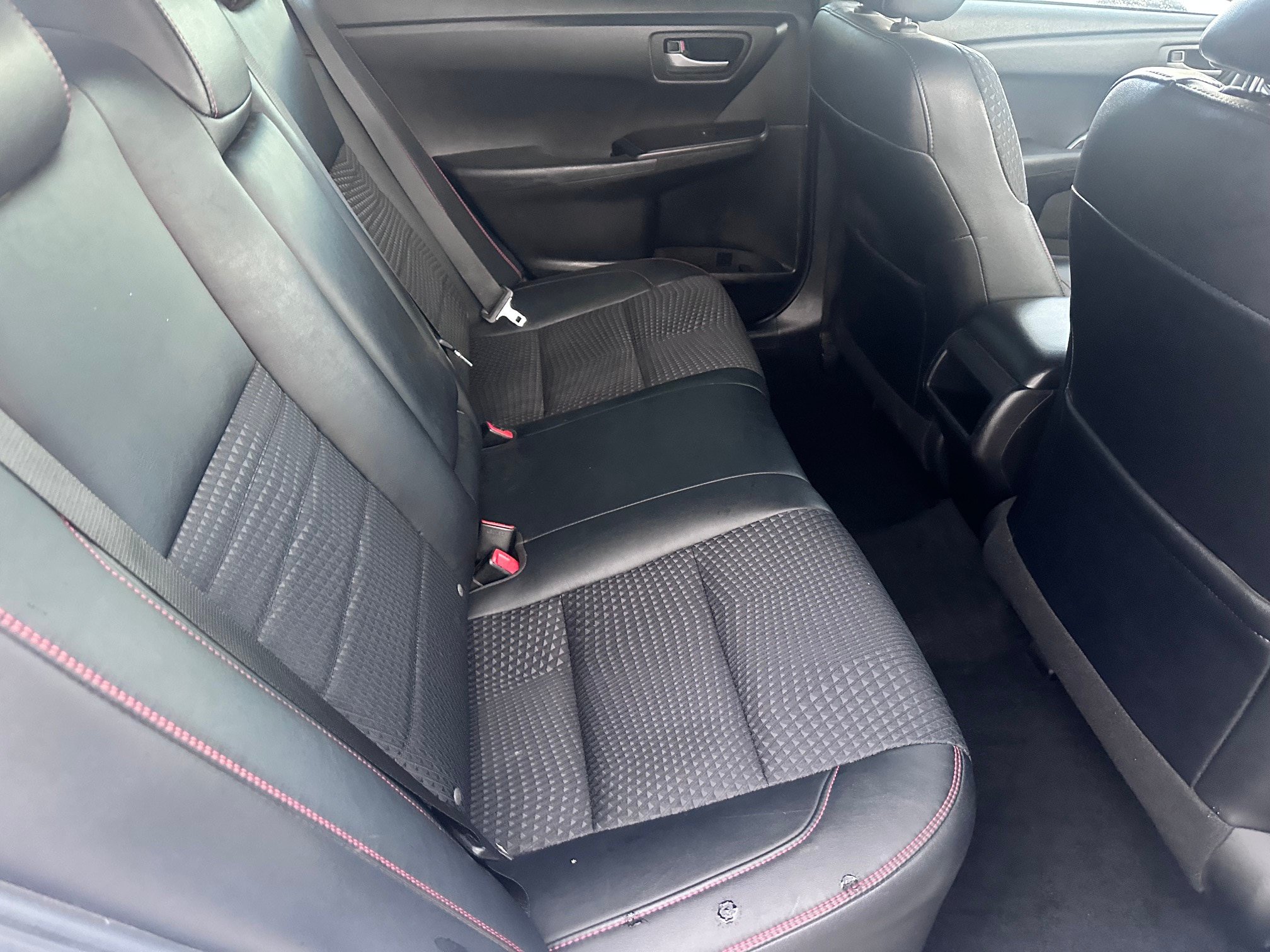 Used 2015 Toyota Camry SE FWD image 8